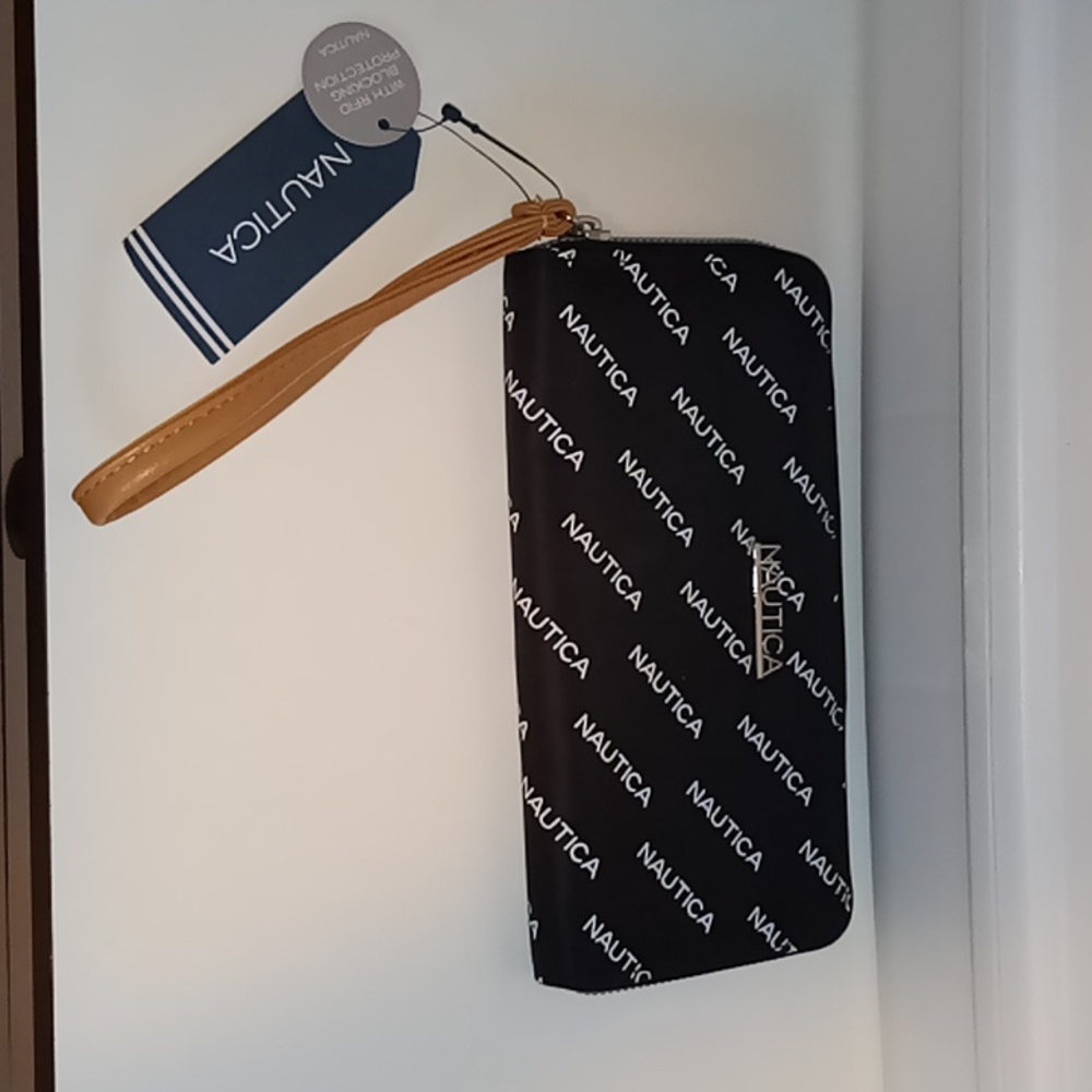 Wristlet/wallet